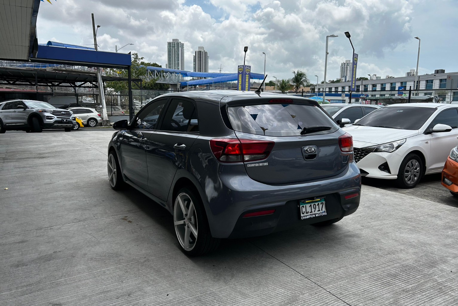 Kia Rio 2019 Automático color Gris, Imagen #6