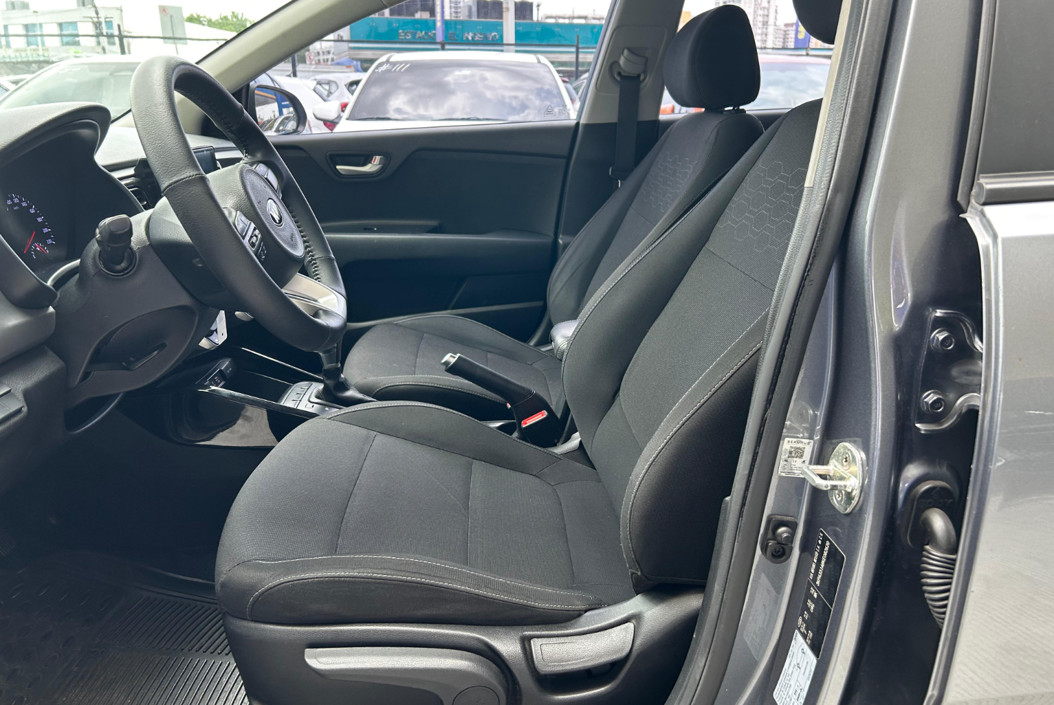 Kia Rio 2019 Automático color Gris, Imagen #8
