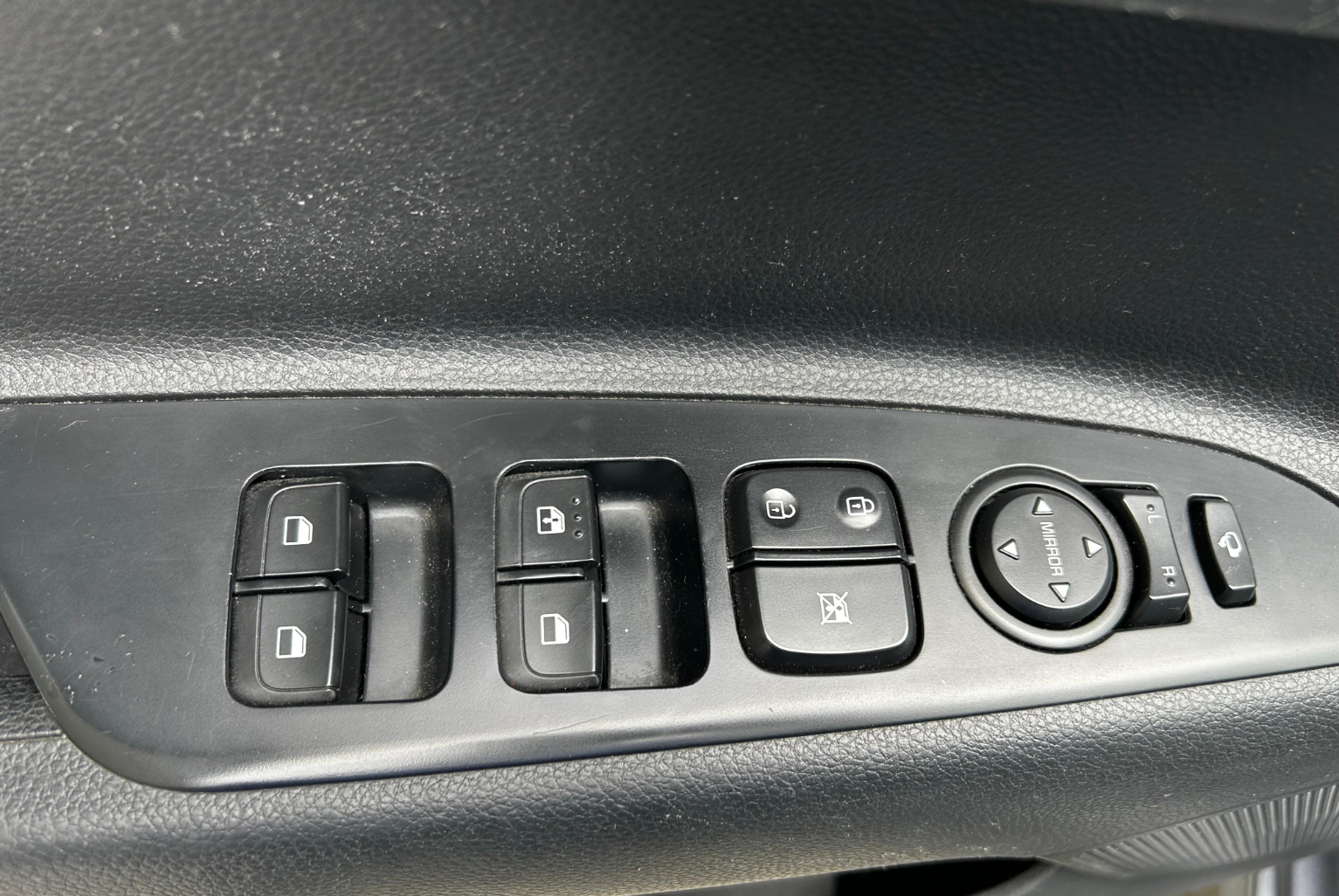Kia Rio 2019 Automático color Gris, Imagen #11