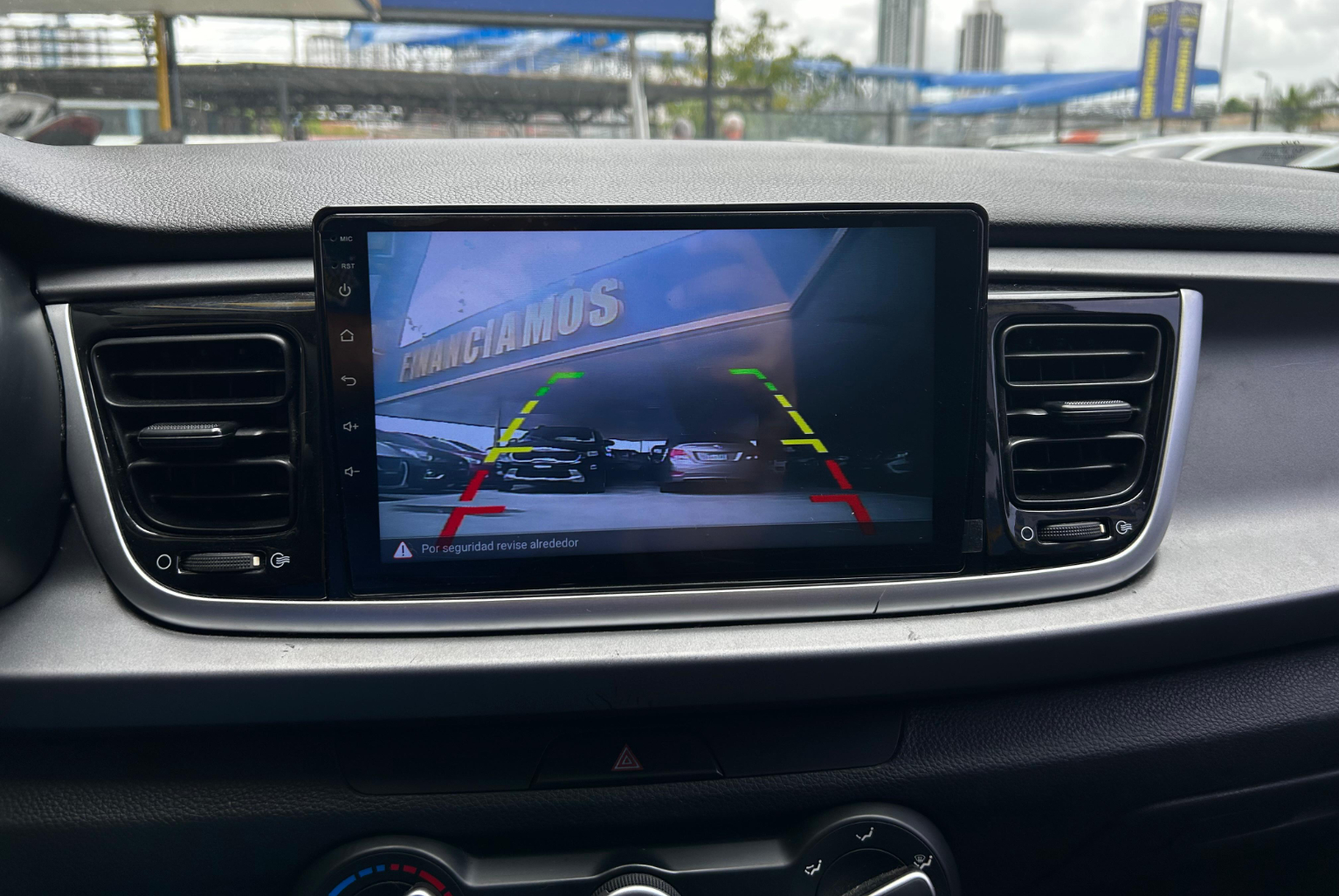 Kia Rio 2019 Automático color Gris, Imagen #12
