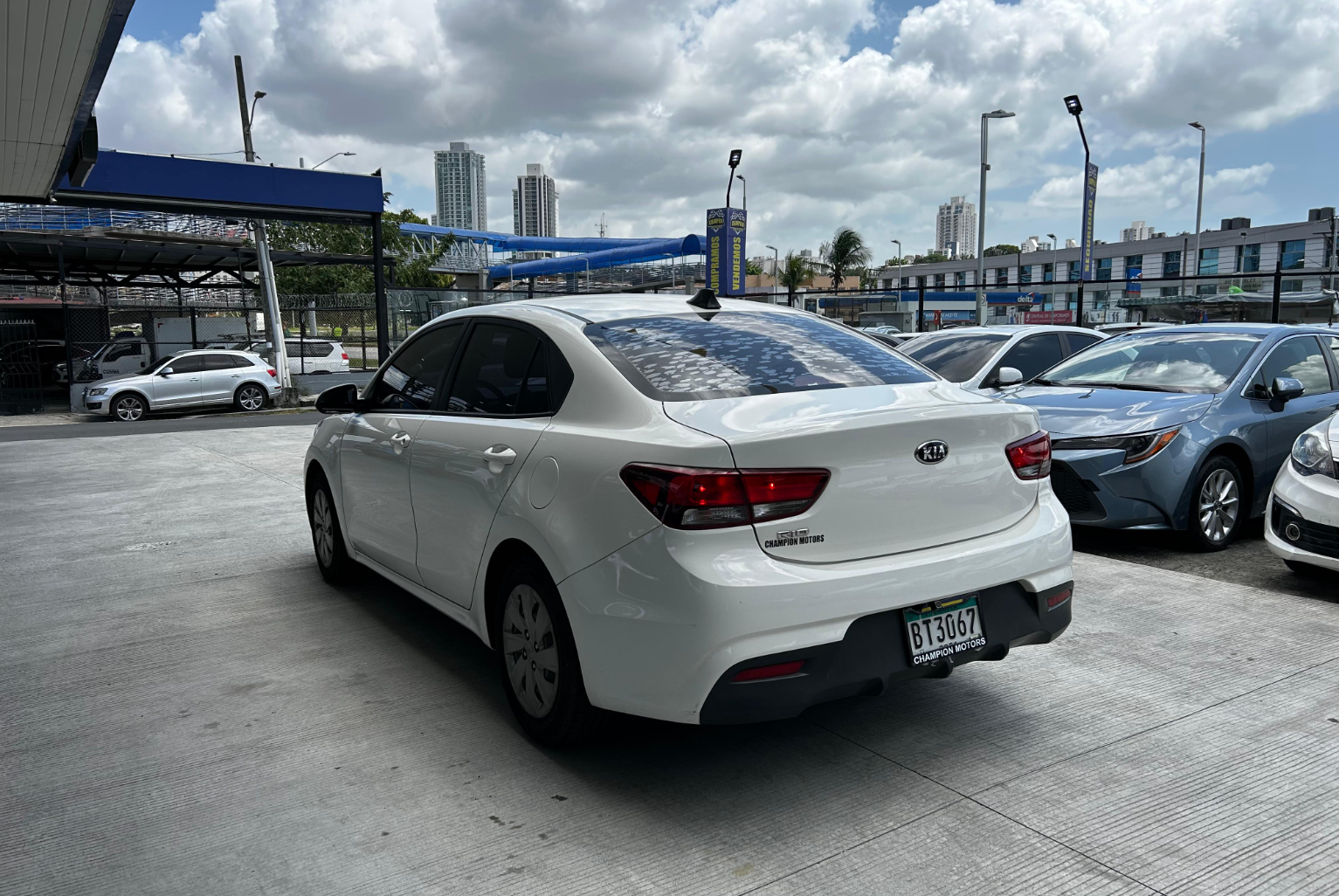Kia Rio 2020 Automático color Blanco, Imagen #6