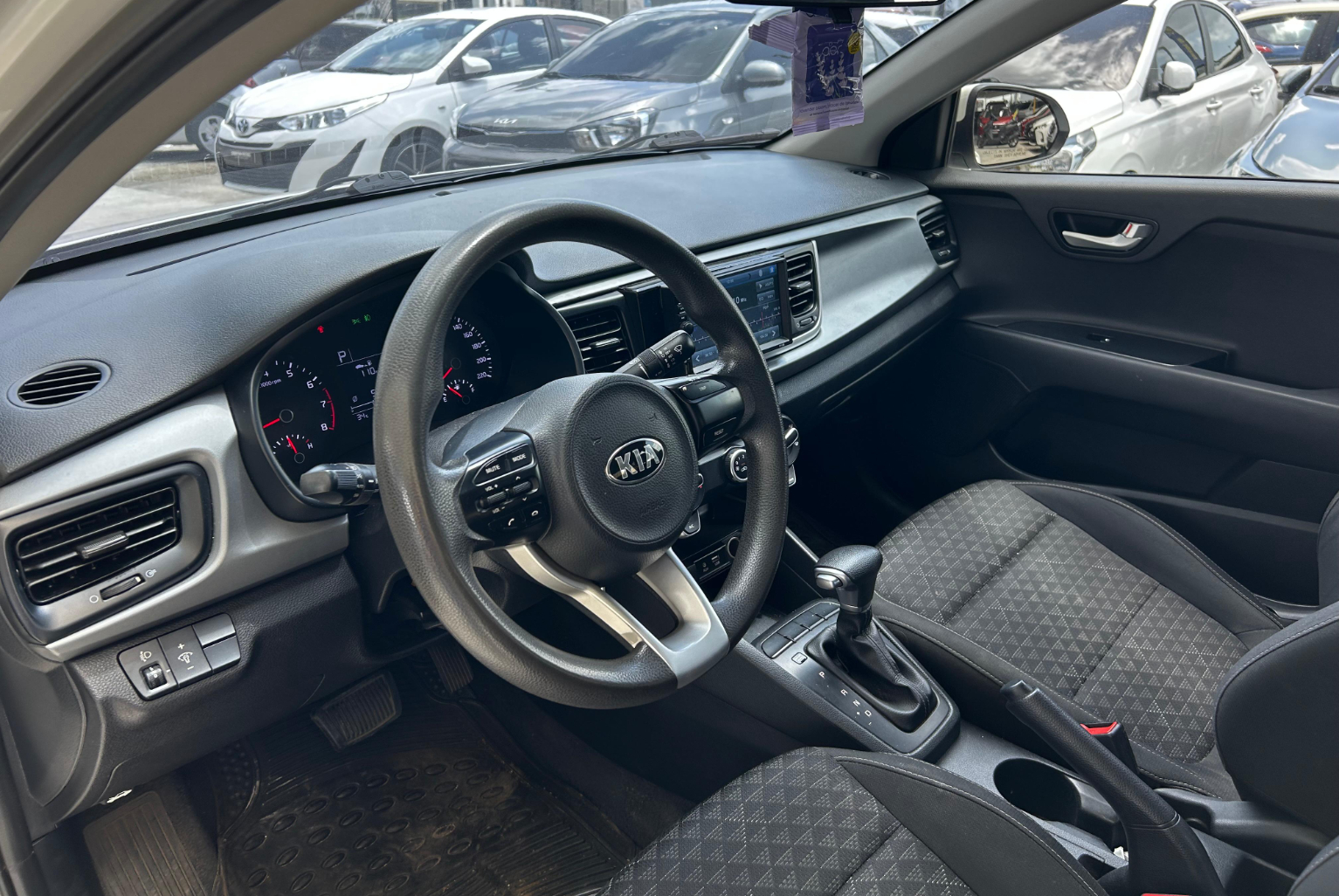 Kia Rio 2020 Automático color Blanco, Imagen #7