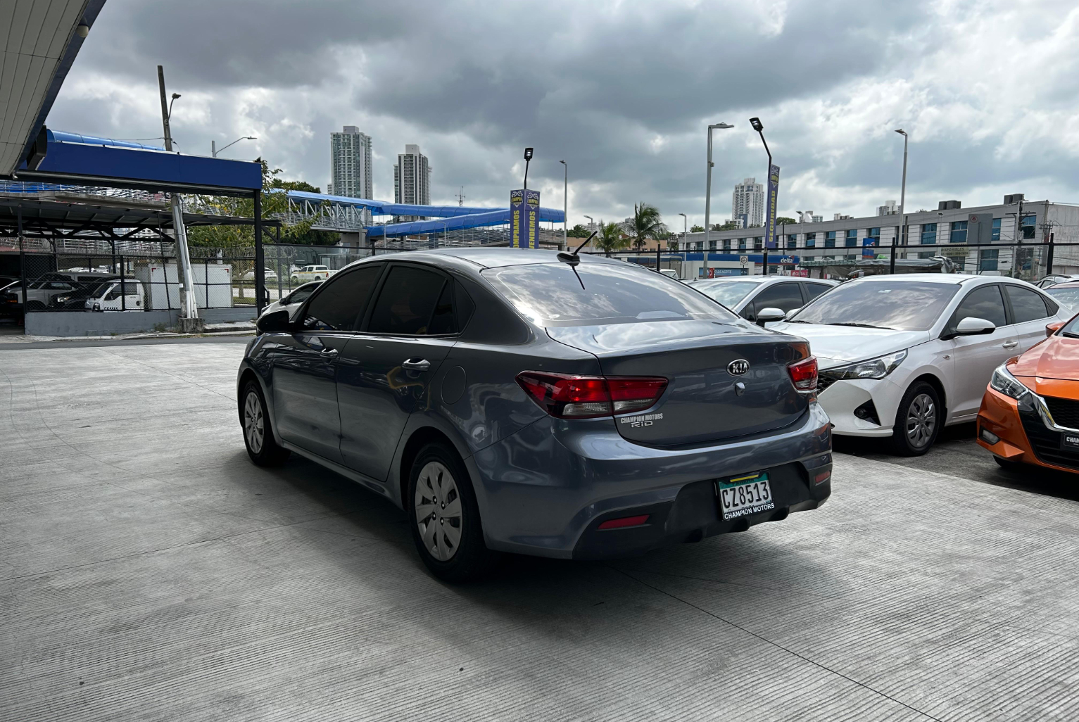 Kia Rio 2020 Automático color Gris, Imagen #6