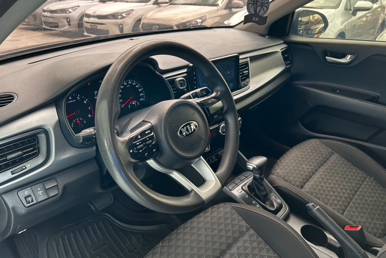 Kia Rio 2020 Automático color Gris, Imagen #7