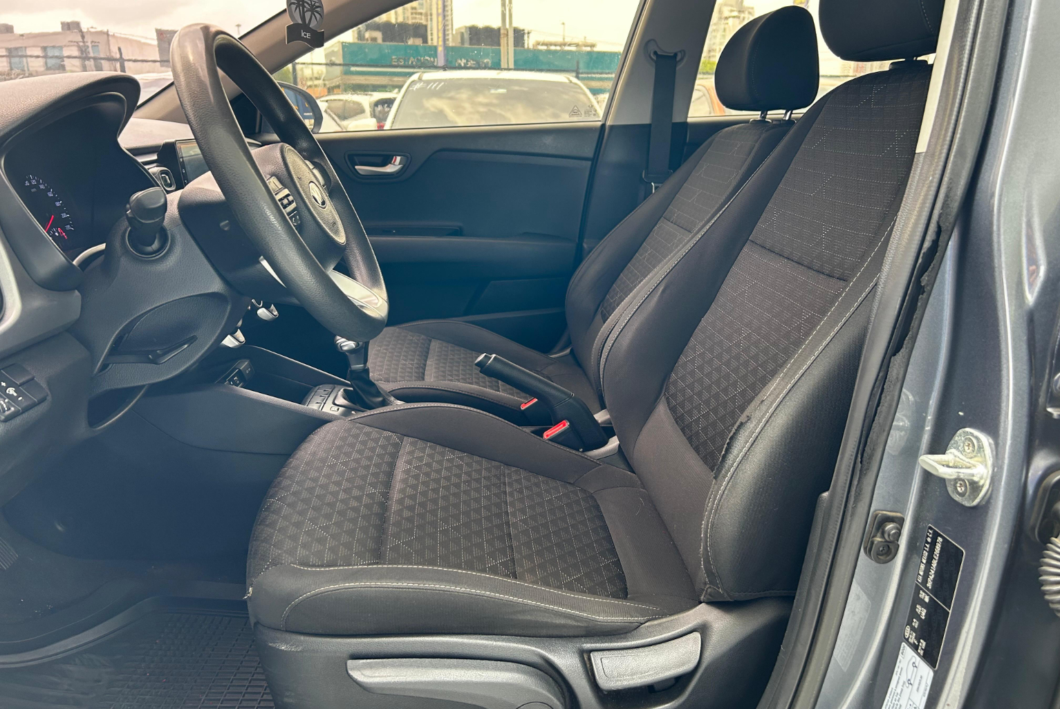 Kia Rio 2020 Automático color Gris, Imagen #8