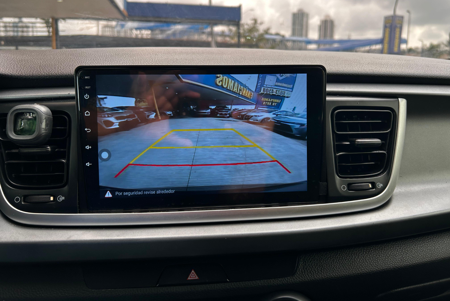 Kia Rio 2020 Automático color Gris, Imagen #12