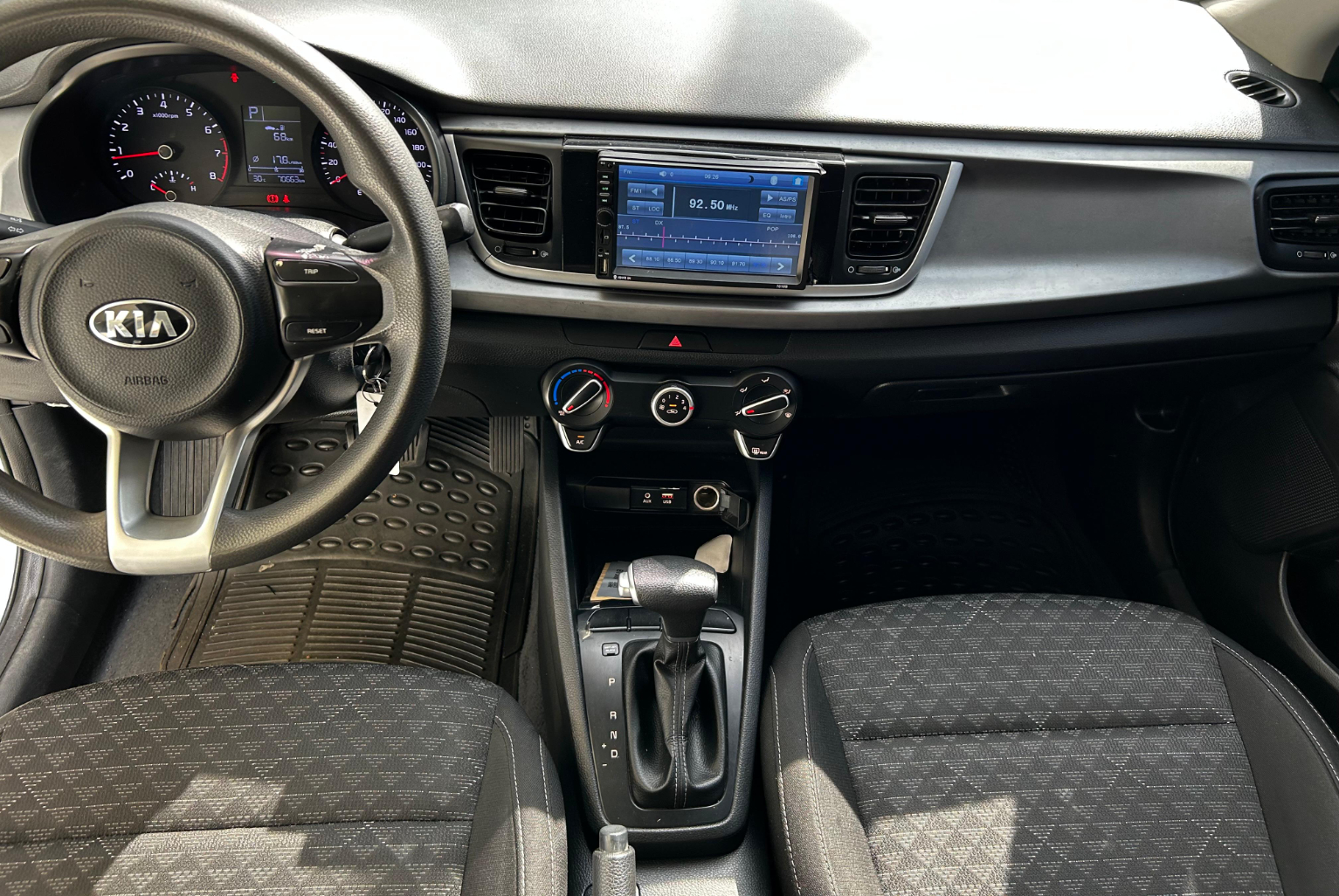 Kia Rio 2020 Automático color Blanco, Imagen #9