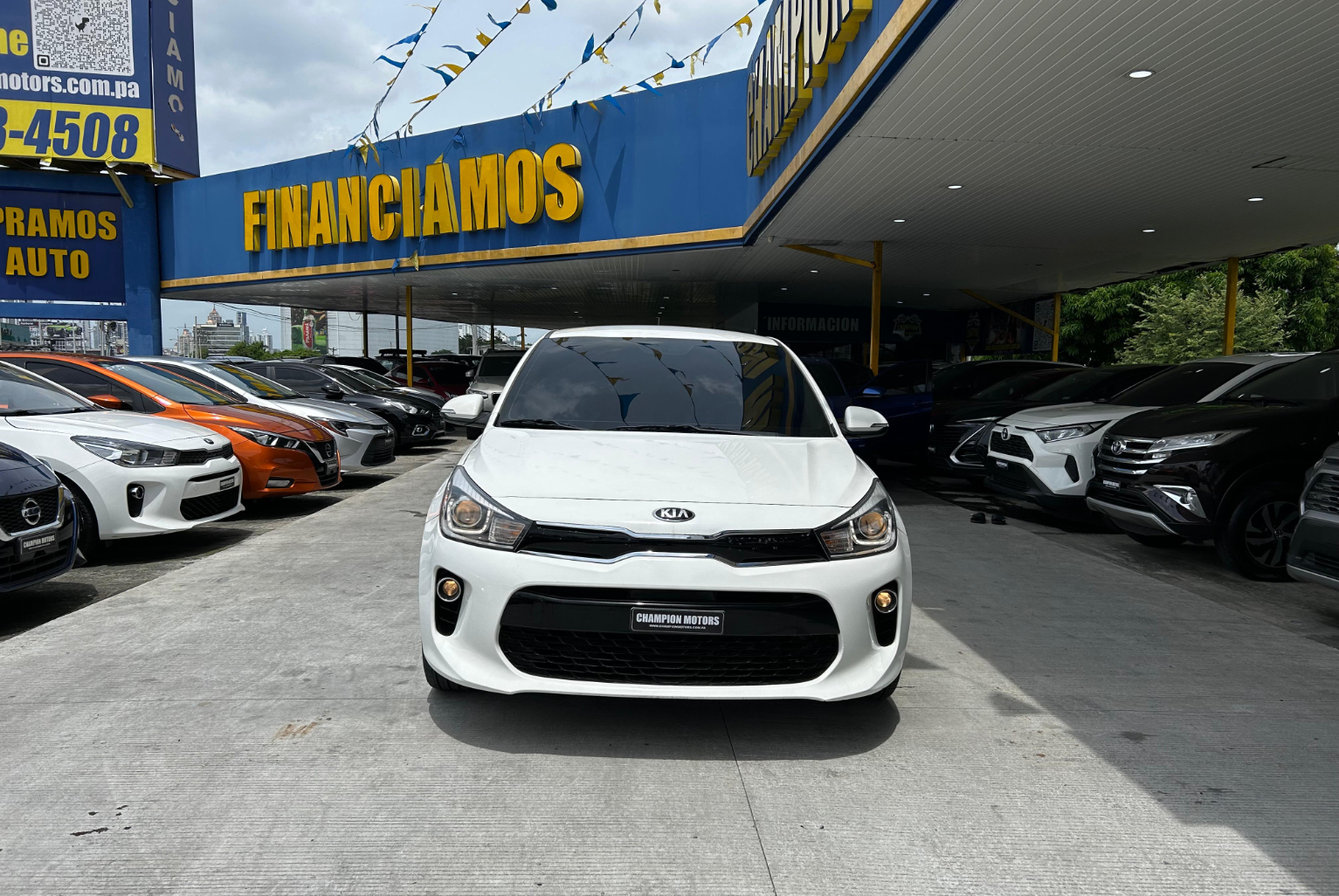 Kia Rio 2021 Automático color Blanco, Imagen #2
