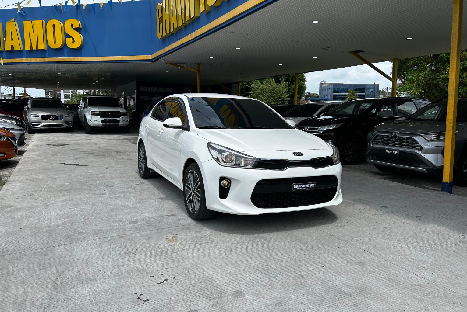 Kia Rio 2021 Automático color Blanco, Imagen #3