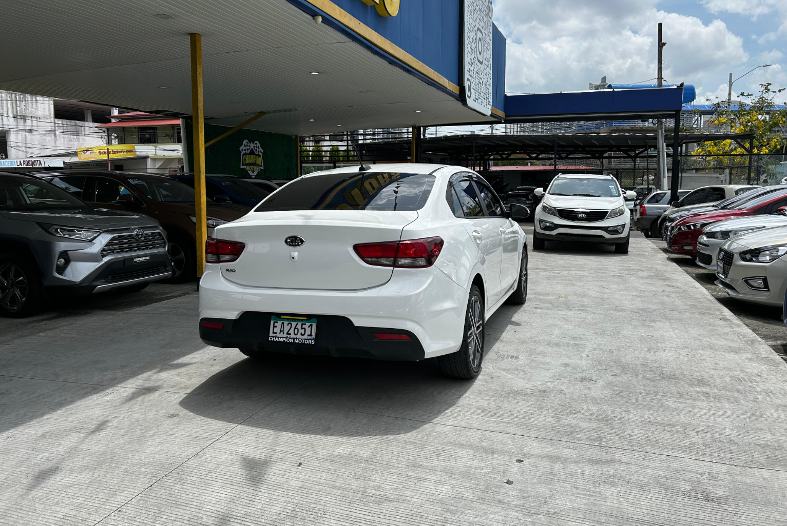 Kia Rio 2021 Automático color Blanco, Imagen #4