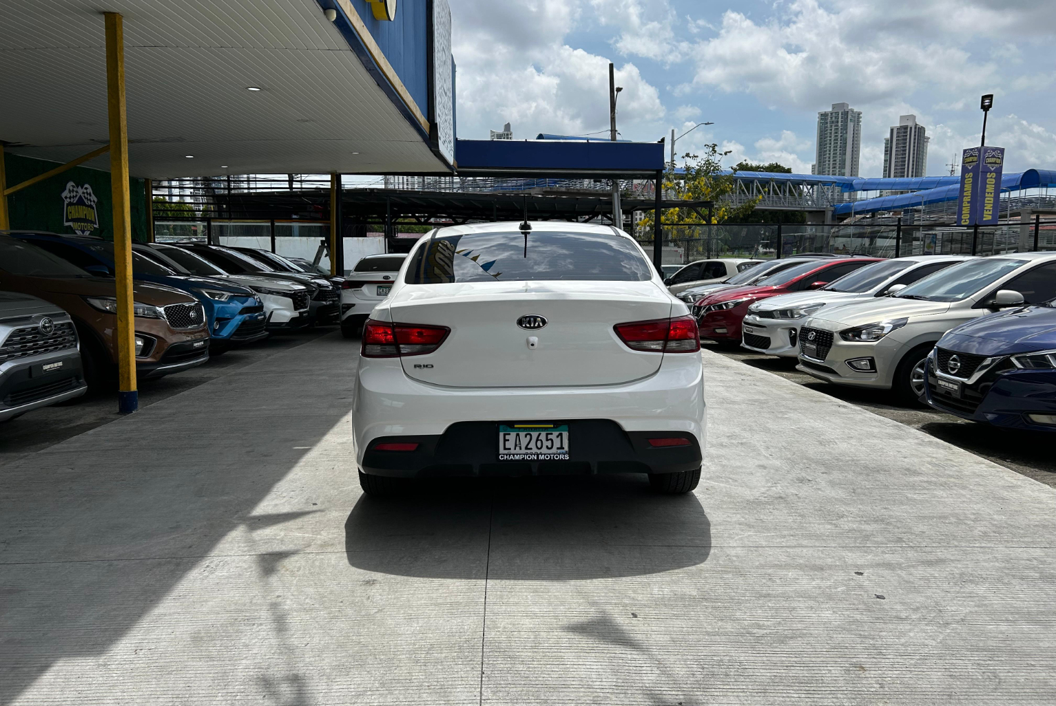 Kia Rio 2021 Automático color Blanco, Imagen #5