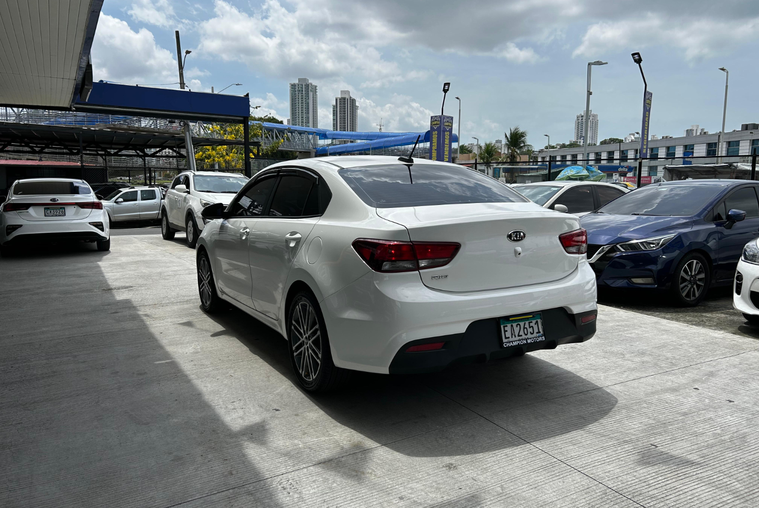 Kia Rio 2021 Automático color Blanco, Imagen #6