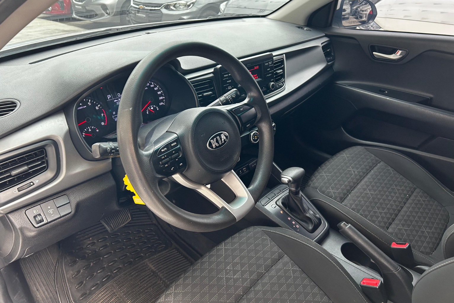 Kia Rio 2021 Automático color Blanco, Imagen #7