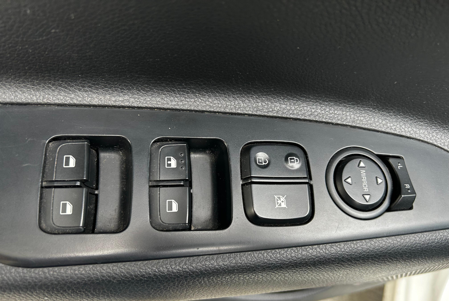 Kia Rio 2021 Automático color Blanco, Imagen #11