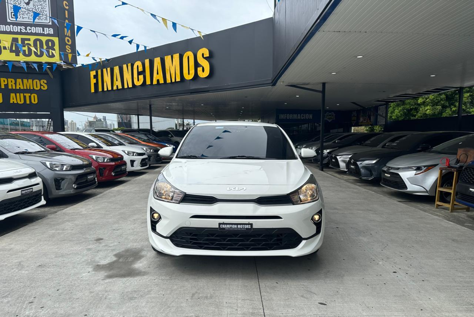 Kia Rio 2024 Automático color Blanco, Imagen #2