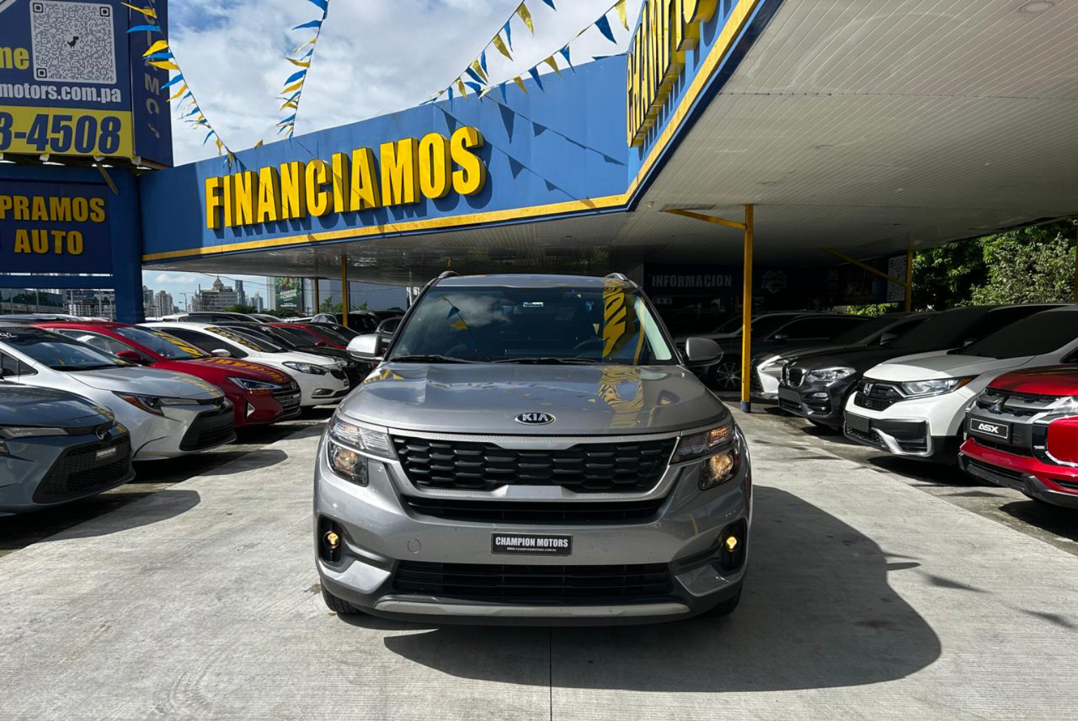 Kia Seltos 2022 Manual color Gris, Imagen #2