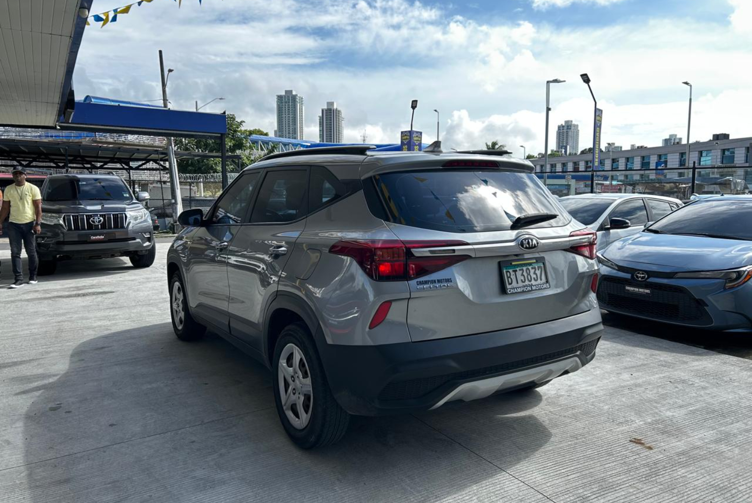 Kia Seltos 2022 Manual color Gris, Imagen #6