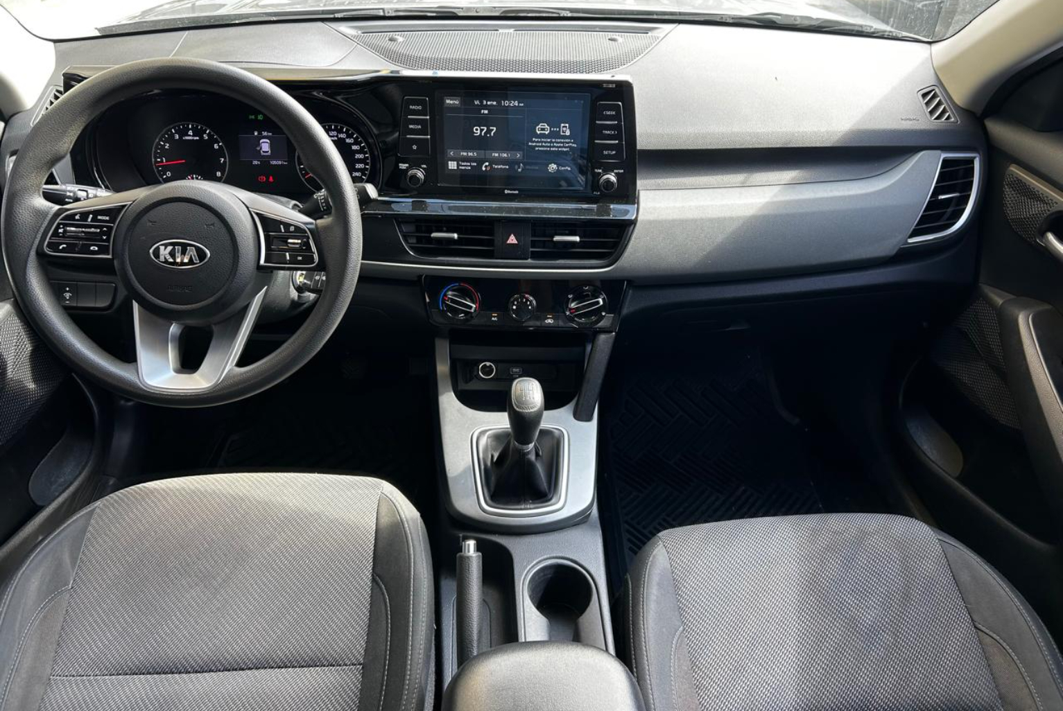Kia Seltos 2022 Manual color Gris, Imagen #9