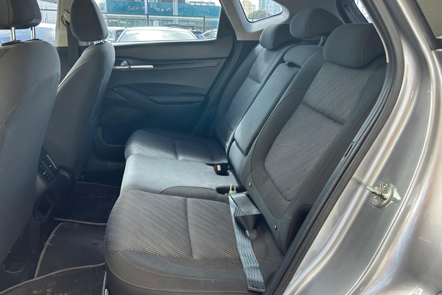 Kia Seltos 2022 Manual color Gris, Imagen #10