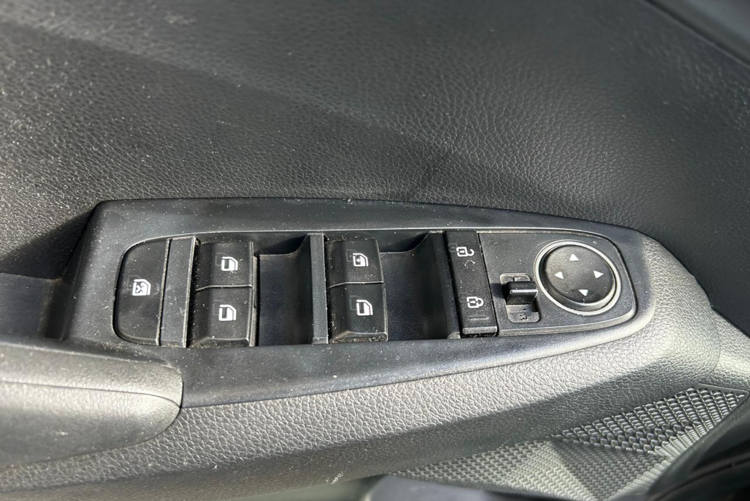 Kia Seltos 2022 Manual color Gris, Imagen #12