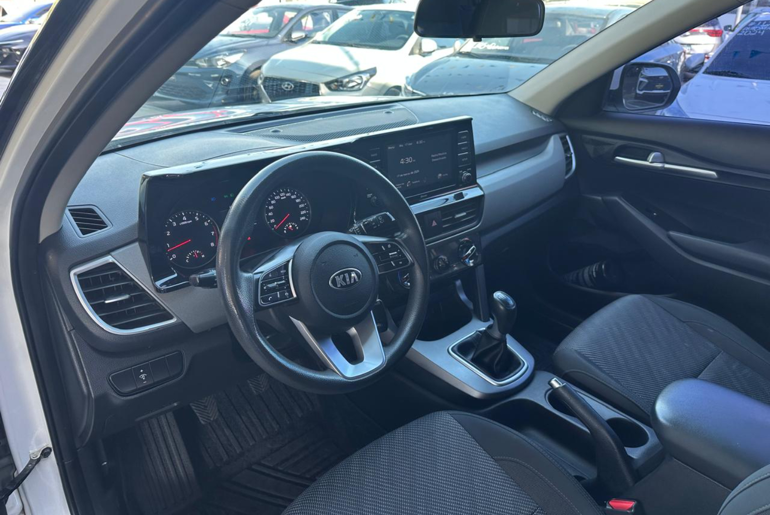 Kia Seltos 2022 Manual color Blanco, Imagen #8