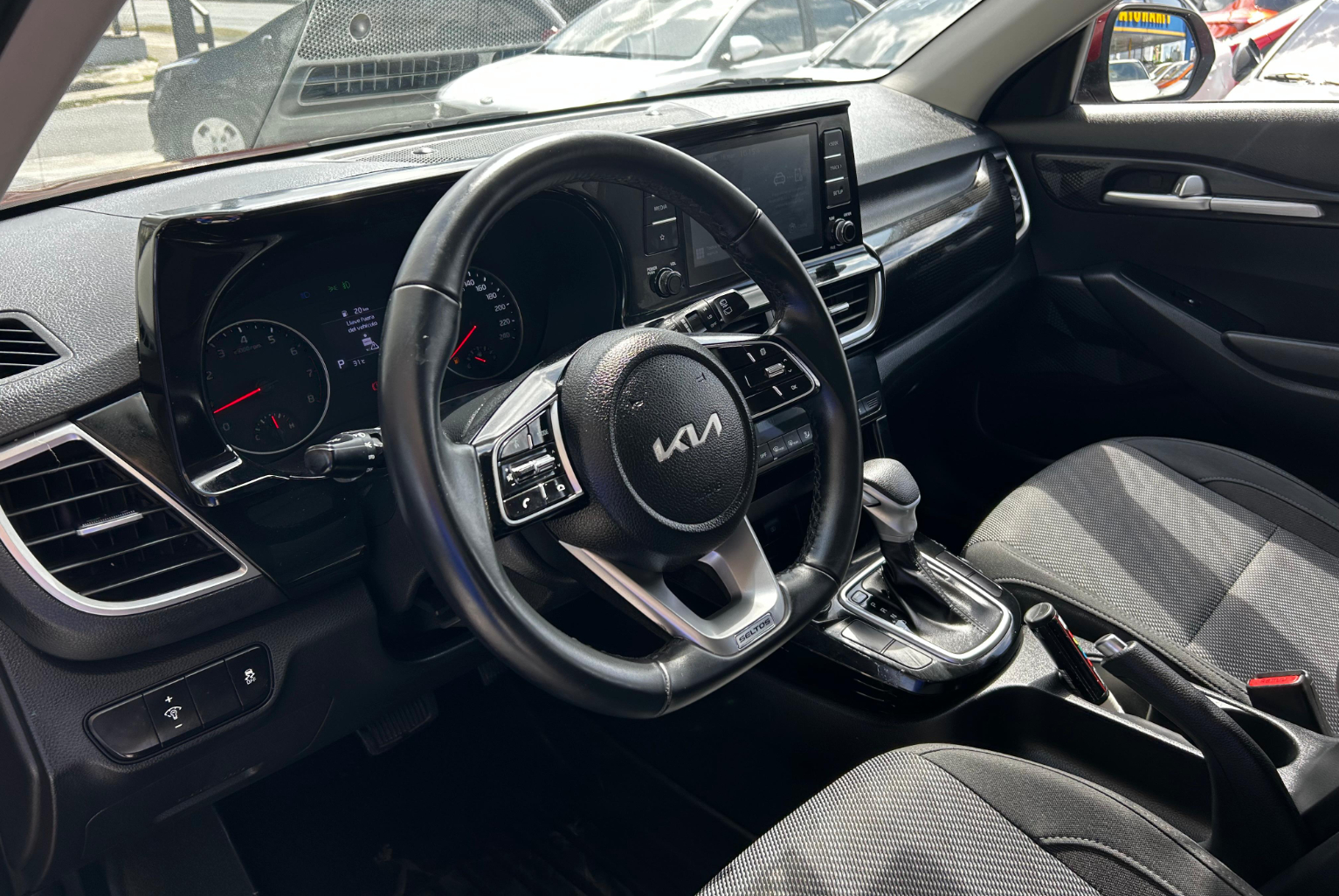 Kia Seltos 2023 Automático color Rojo, Imagen #8