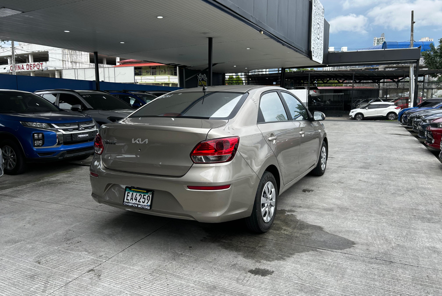 Kia Soluto 2022 Manual color Beige, Imagen #4