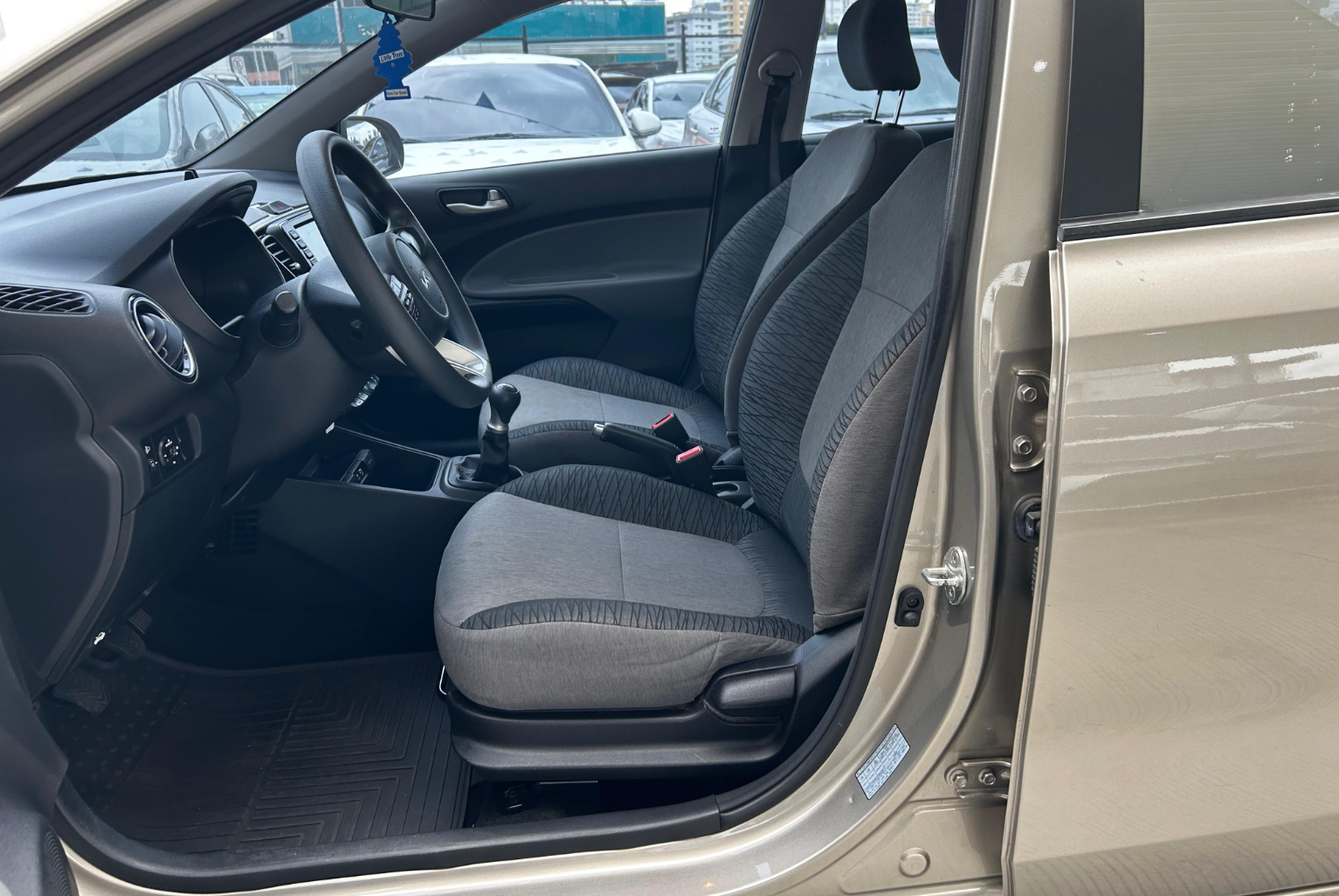 Kia Soluto 2022 Manual color Beige, Imagen #7