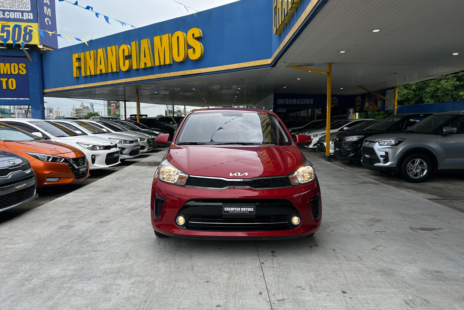 Kia Soluto 2024 Automático color Rojo, Imagen #2