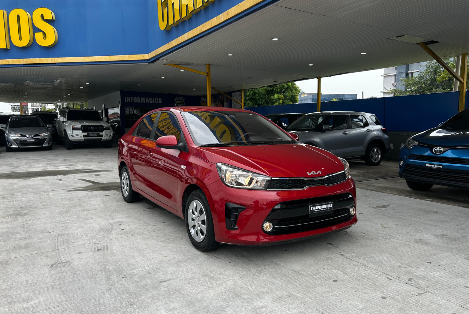 Kia Soluto 2024 Automático color Rojo, Imagen #3