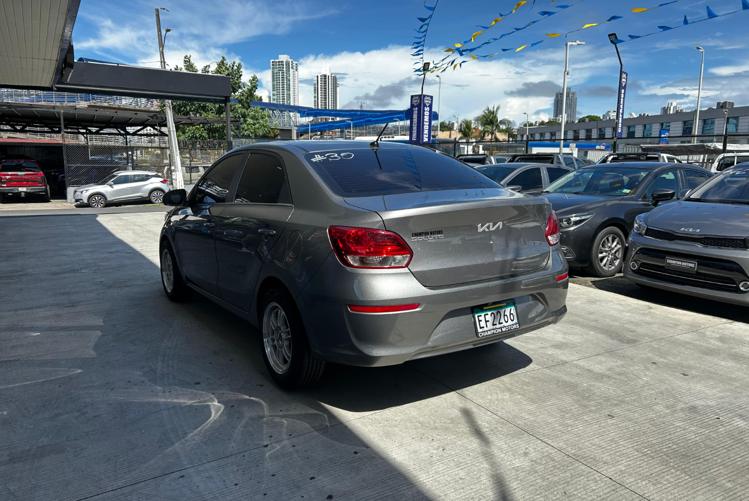 Kia Soluto 2024 Automático color Gris, Imagen #6