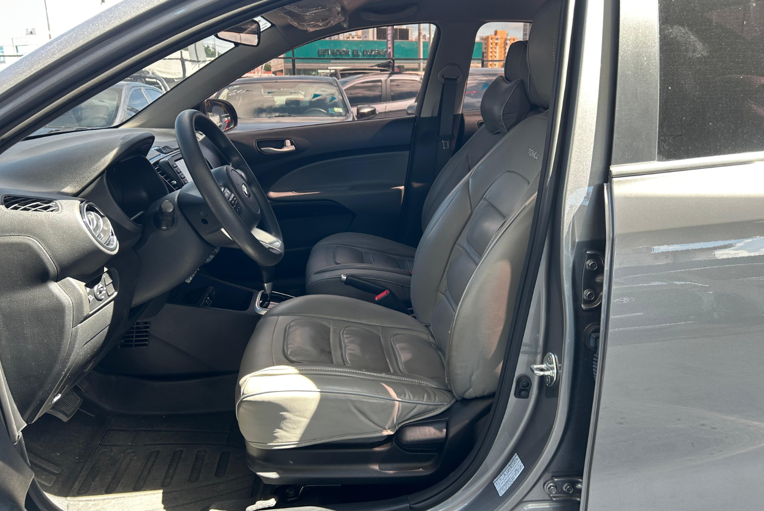 Kia Soluto 2024 Automático color Gris, Imagen #8