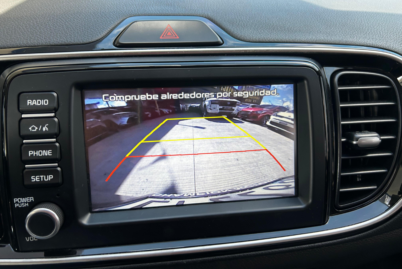 Kia Soluto 2024 Automático color Gris, Imagen #11