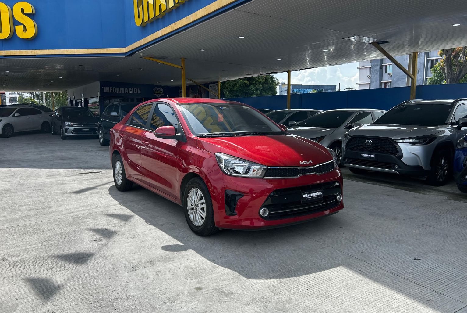 Kia Soluto 2025 Automático color Rojo, Imagen #3