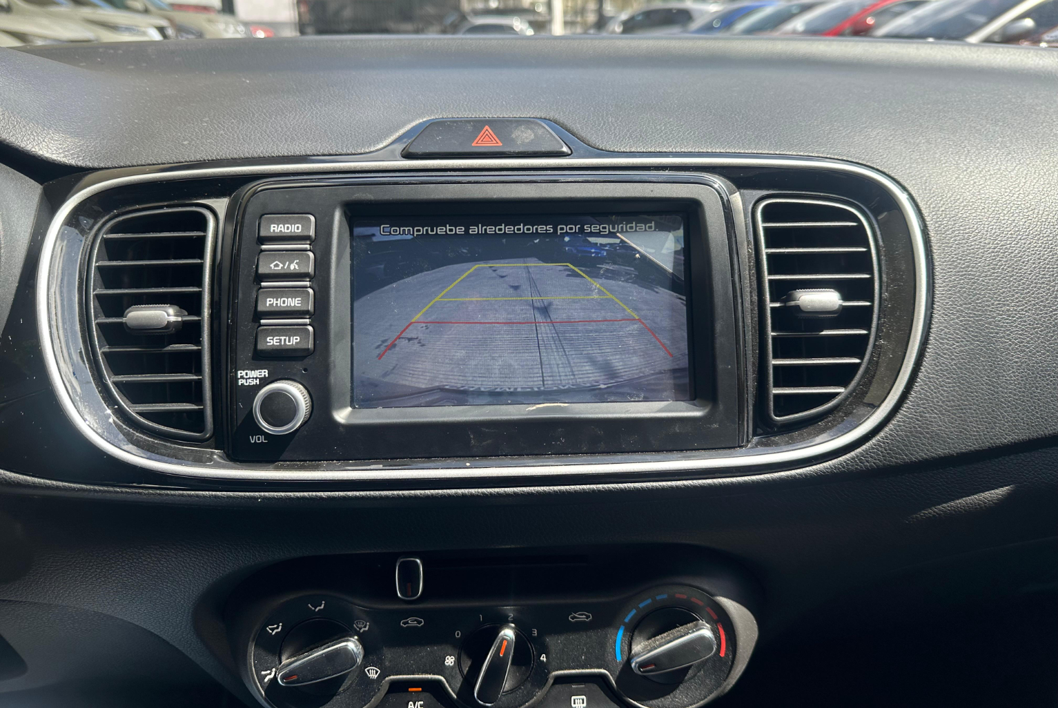 Kia Soluto 2025 Automático color Gris, Imagen #12