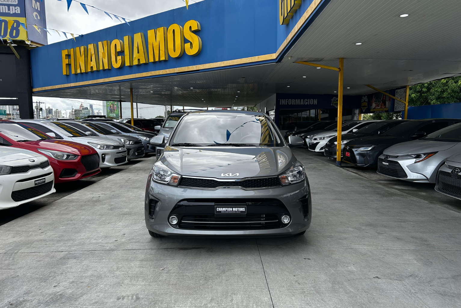 Kia Soluto 2026 Automático color Blanco, Imagen #2