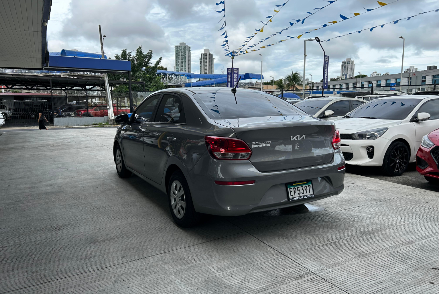 Kia Soluto 2026 Automático color Blanco, Imagen #6