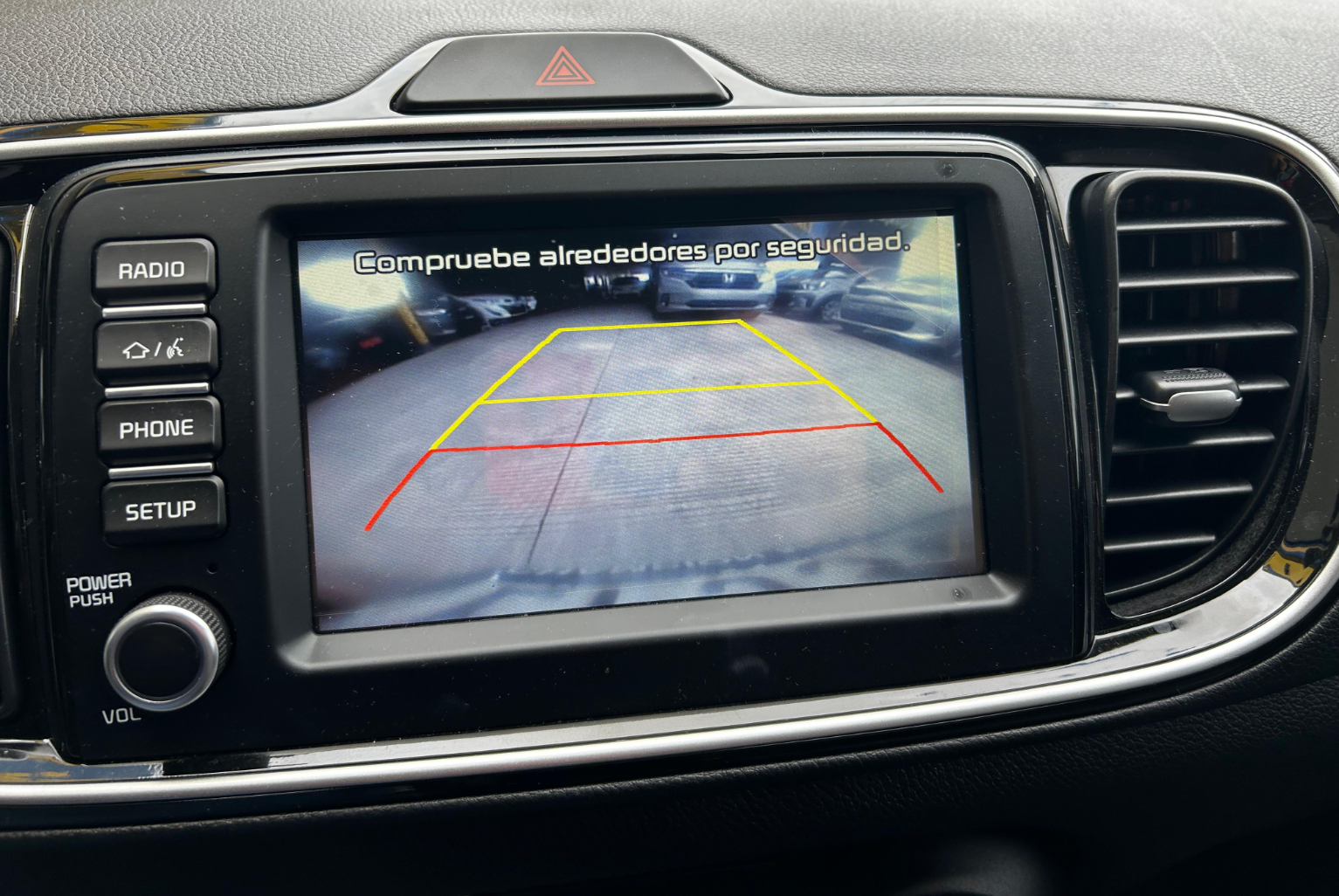 Kia Soluto 2026 Automático color Blanco, Imagen #11