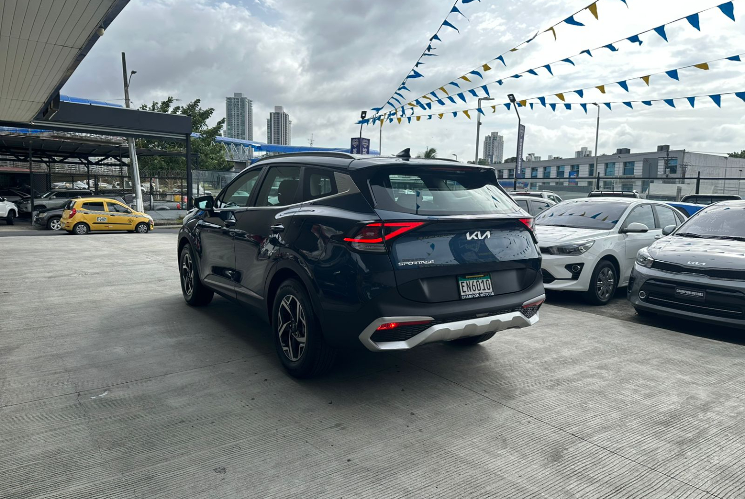 Kia Sportage 2025 Automático color Azul, Imagen #6