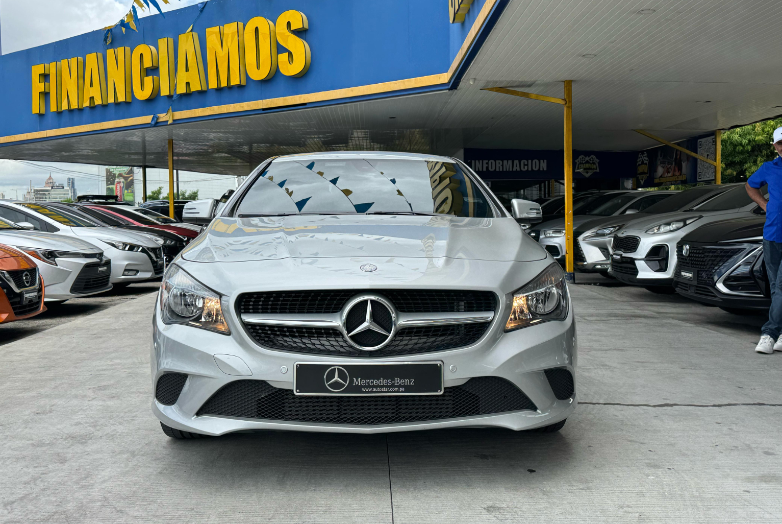 Mercedes Benz CLA 180 2016 Automático color Plateado, Imagen #2