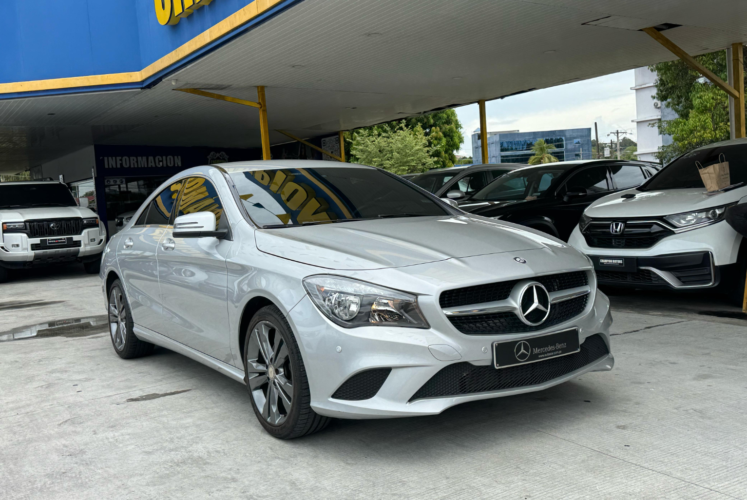 Mercedes Benz CLA 180 2016 Automático color Plateado, Imagen #3