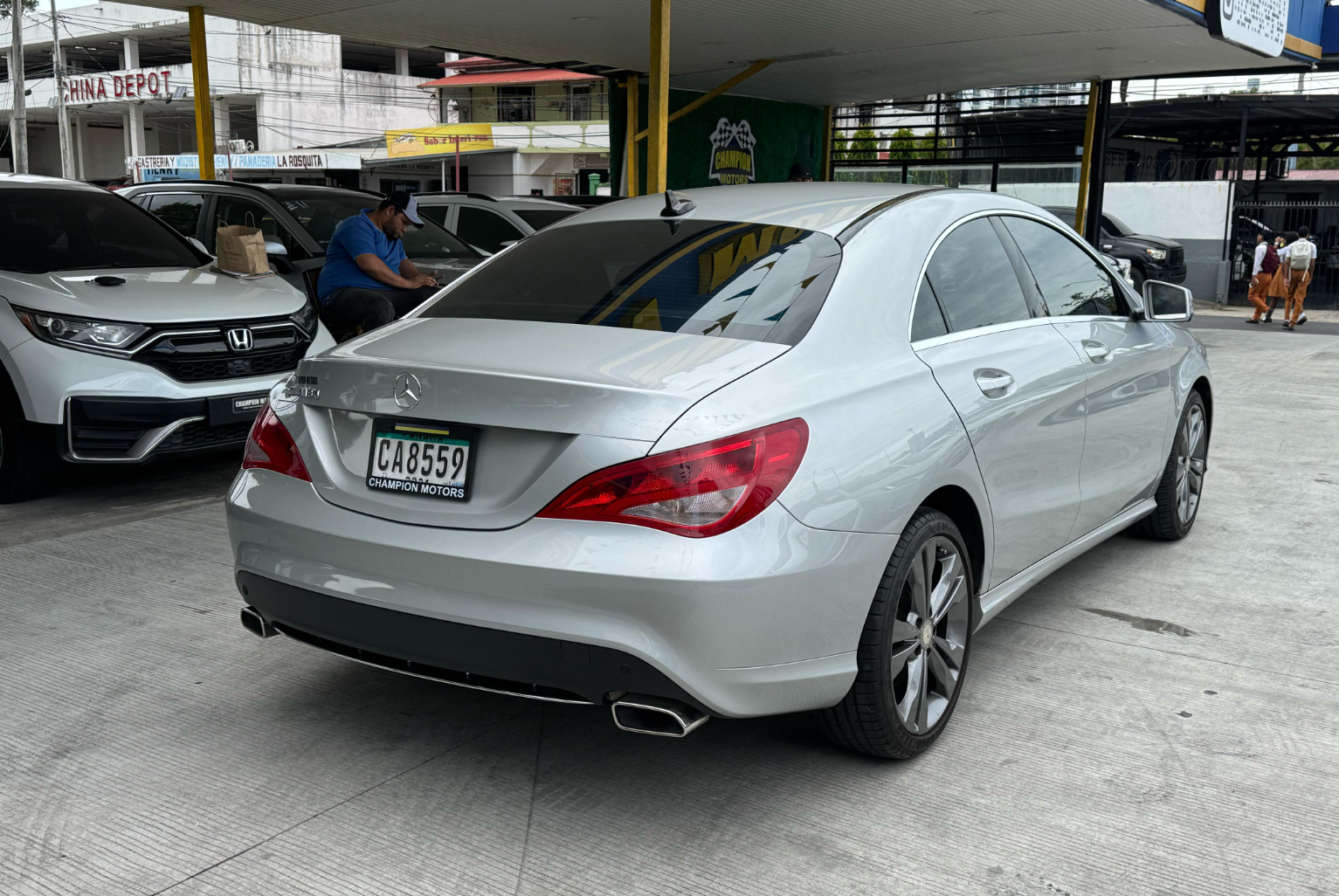 Mercedes Benz CLA 180 2016 Automático color Plateado, Imagen #4