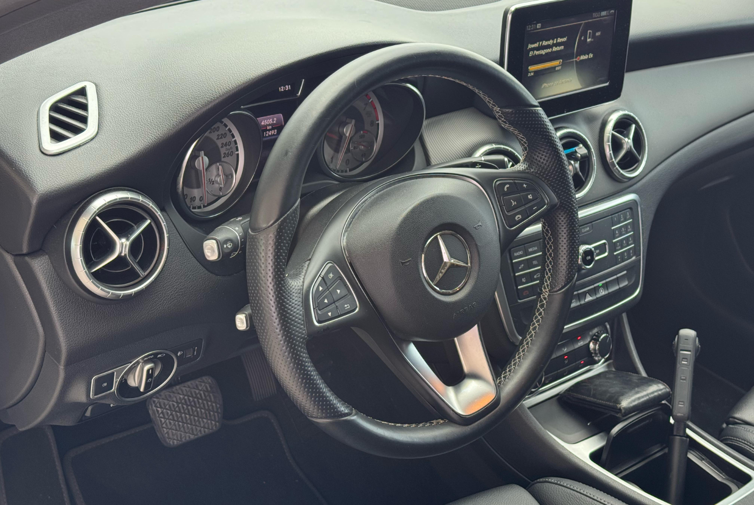 Mercedes Benz CLA 180 2016 Automático color Plateado, Imagen #7