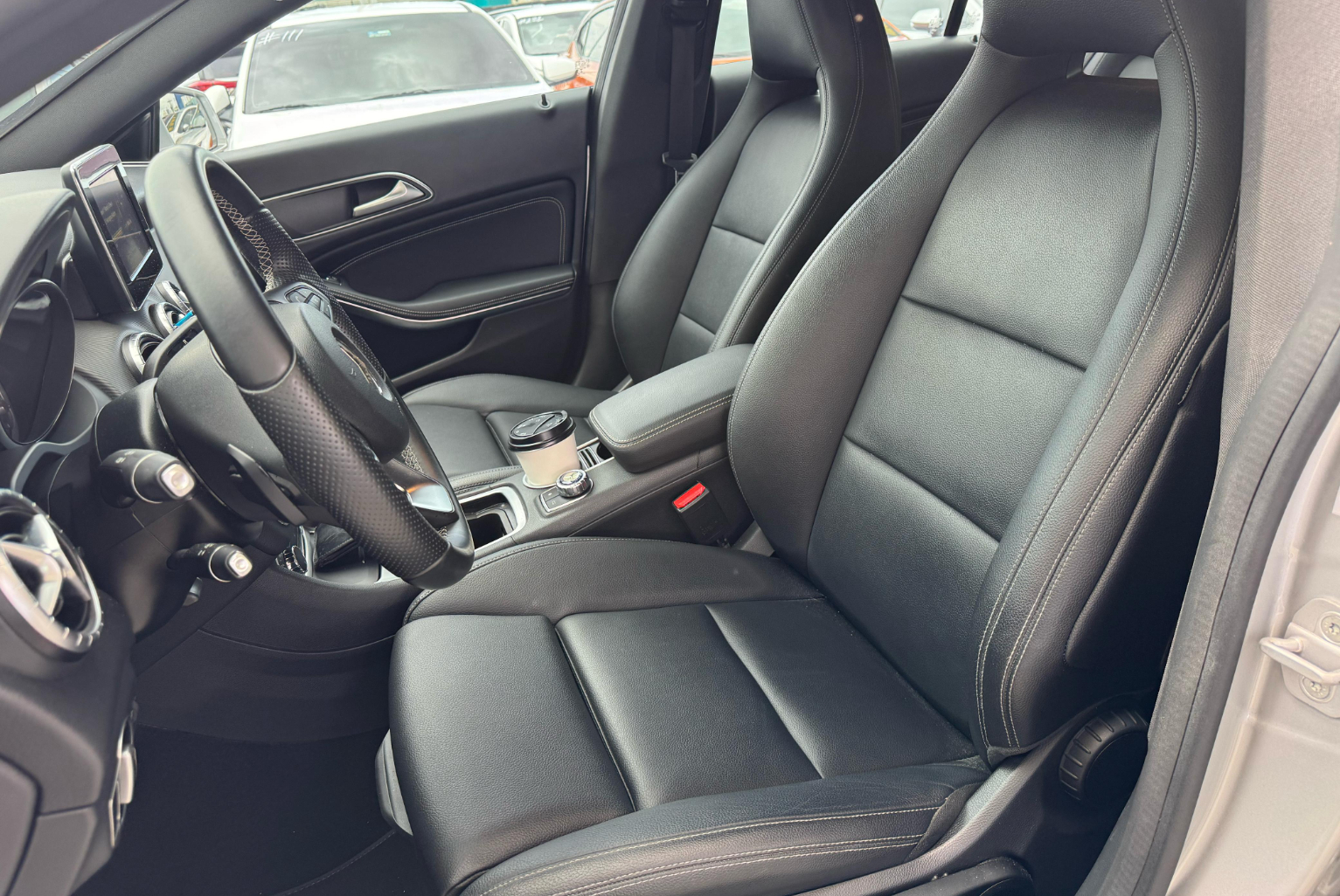 Mercedes Benz CLA 180 2016 Automático color Plateado, Imagen #8