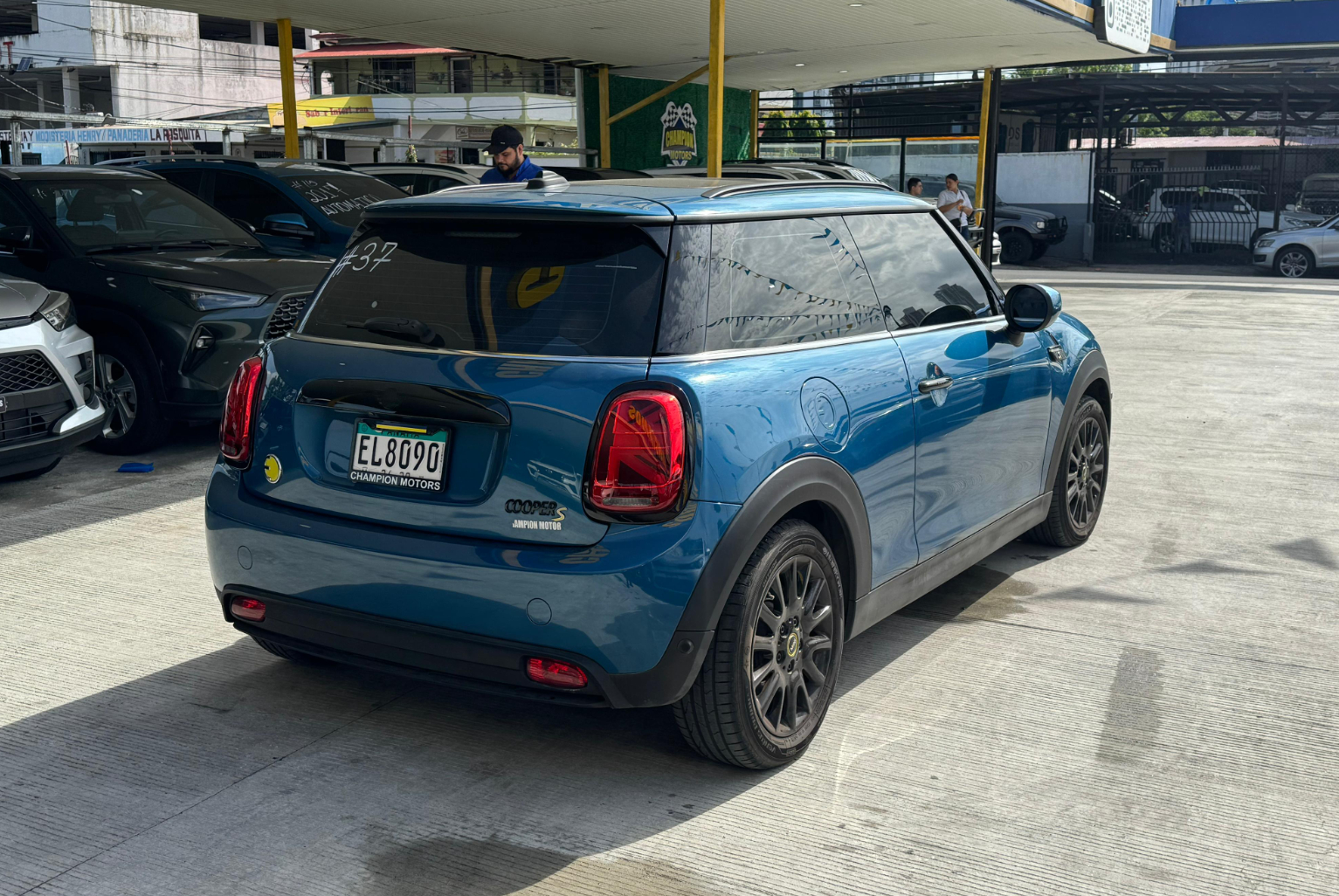 MINI Cooper 2024 Automático color Celeste, Imagen #5