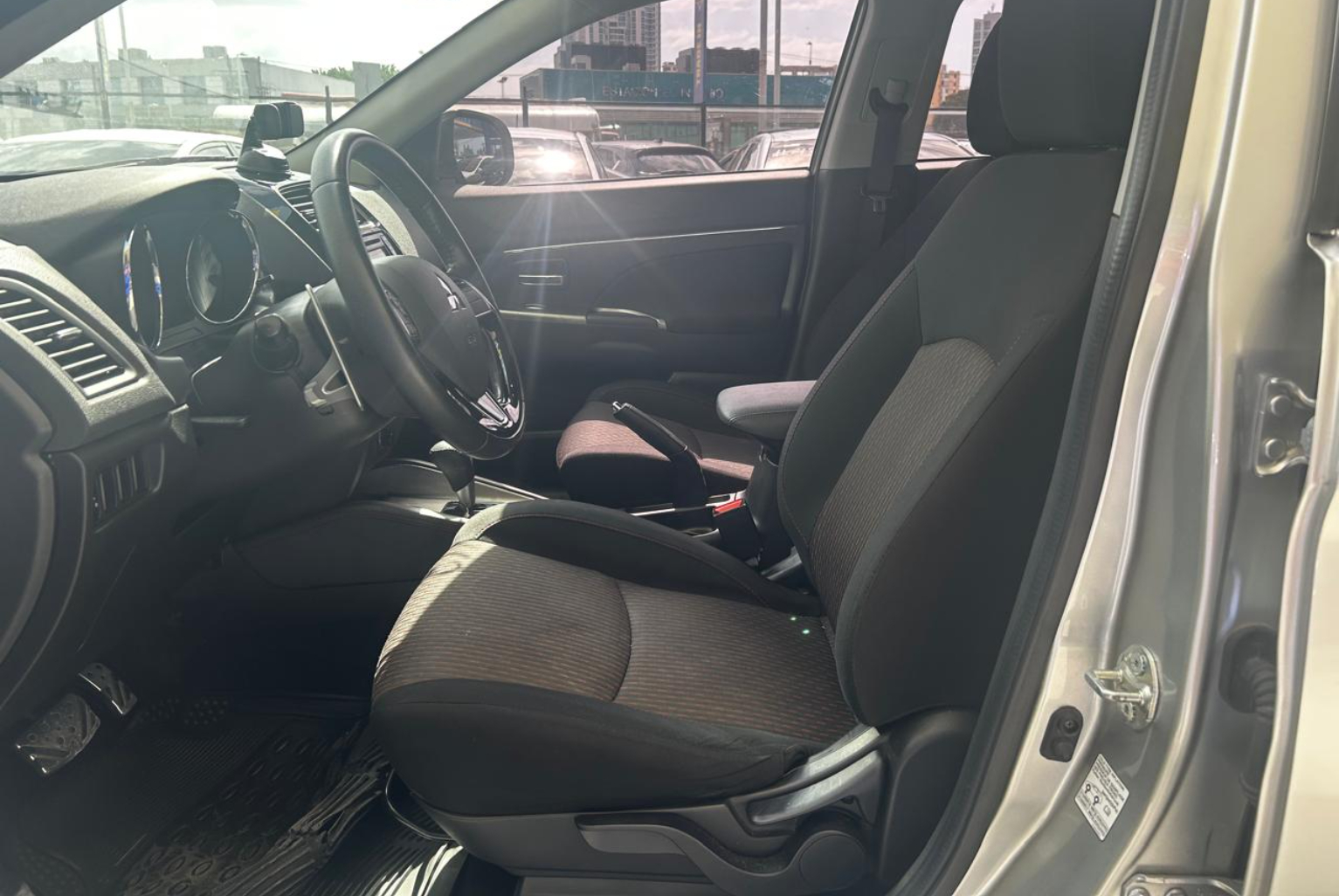 Mitsubishi Asx 2019 Automático color Plateado, Imagen #10