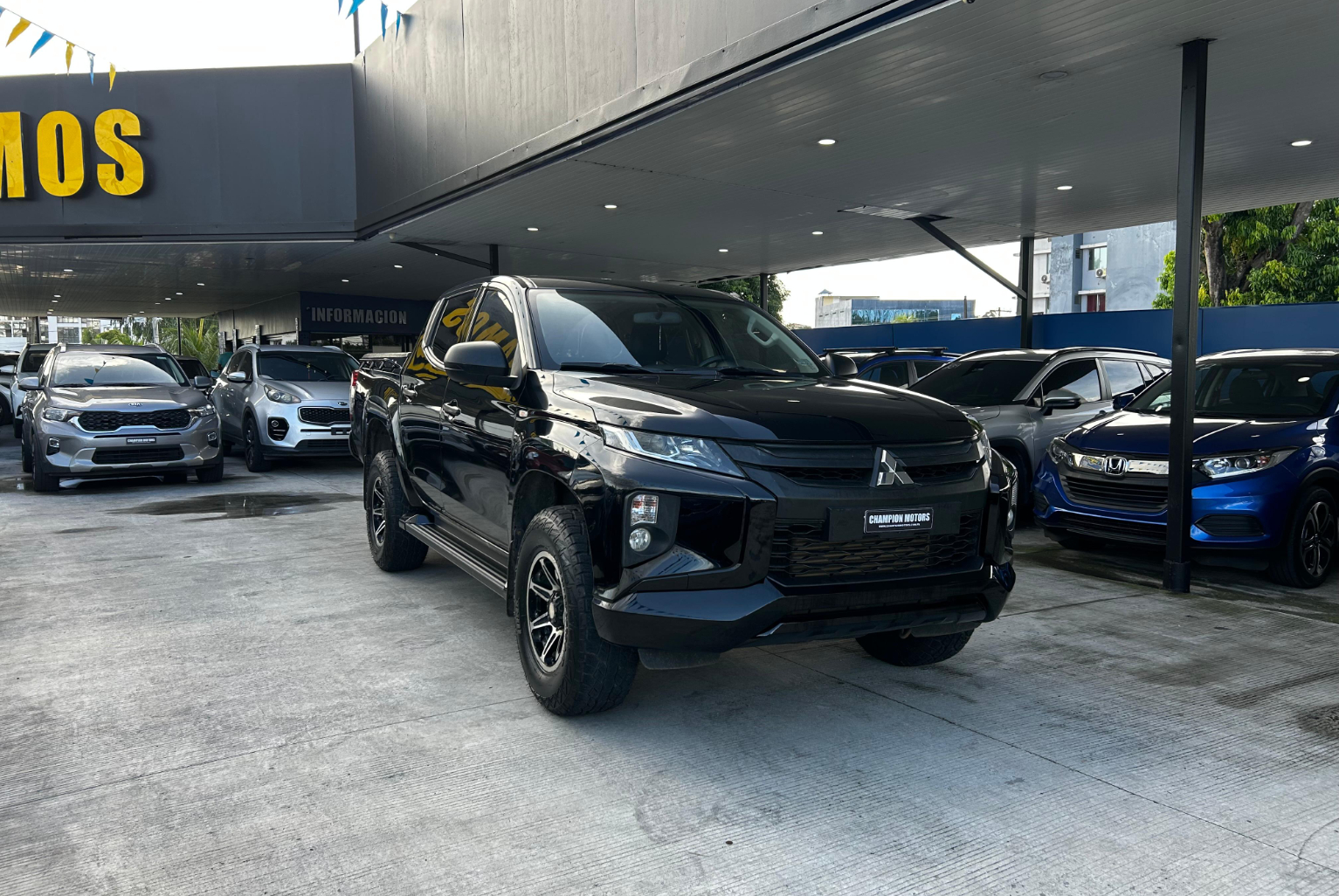 Mitsubishi L 200 2022 Manual color Negro, Imagen #3