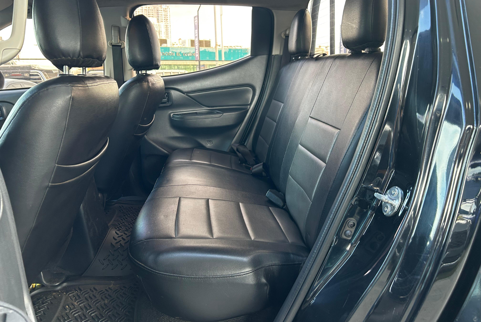 Mitsubishi L 200 2022 Manual color Negro, Imagen #9