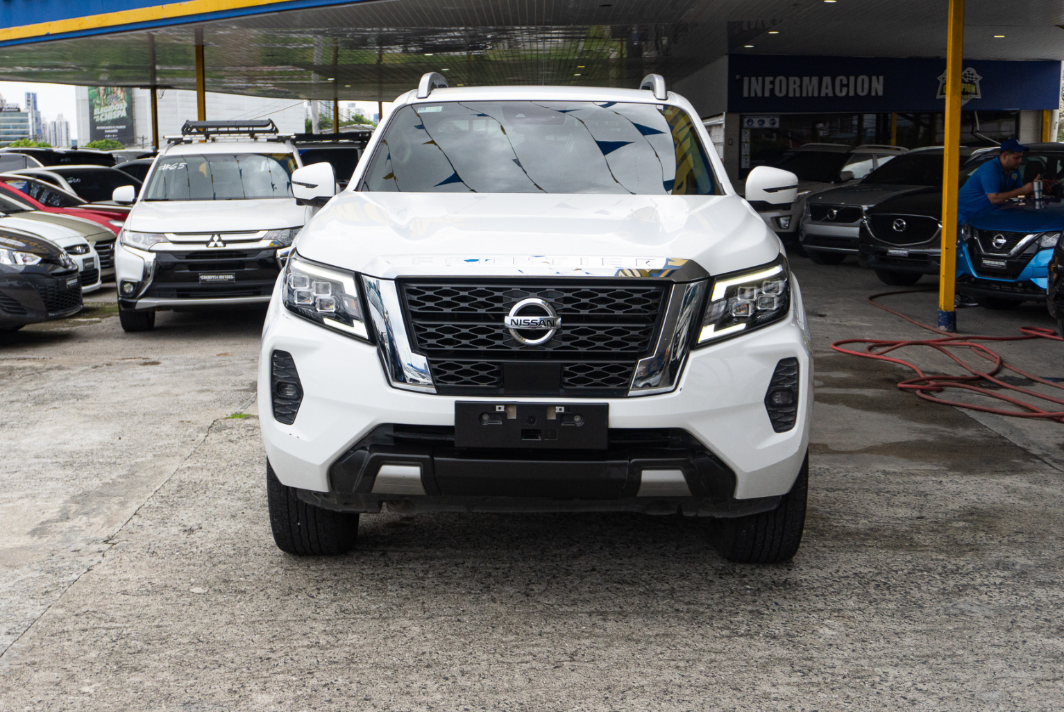 Nissan Frontier 2022 Automático color Blanco, Imagen #2