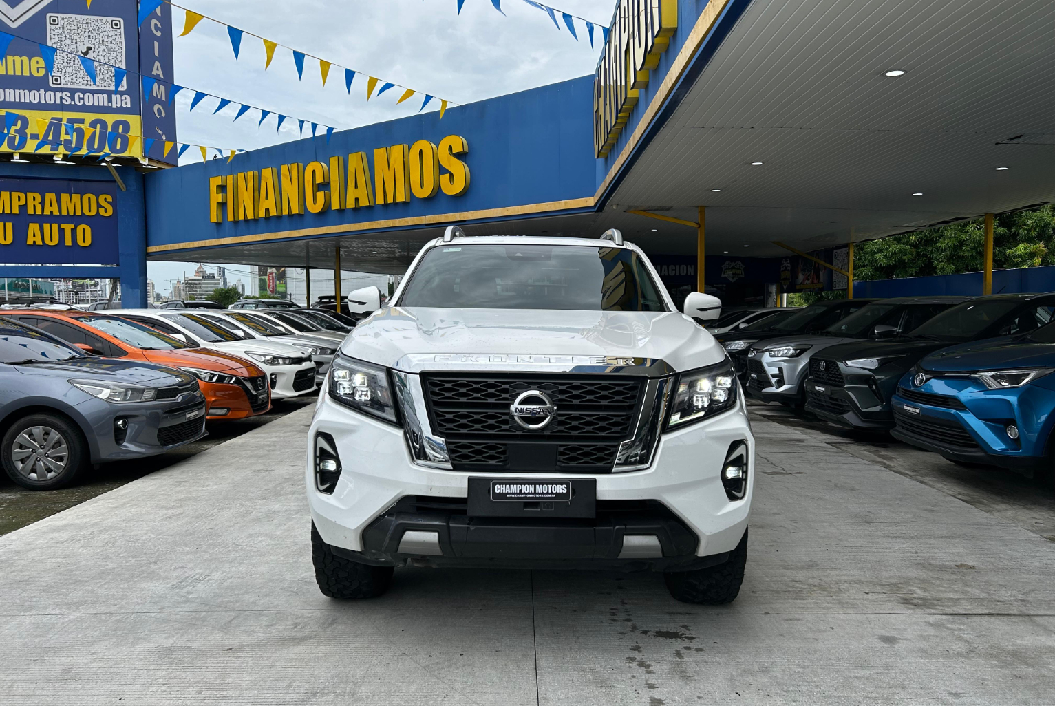 Nissan Frontier 2022 Automático color Blanco, Imagen #2